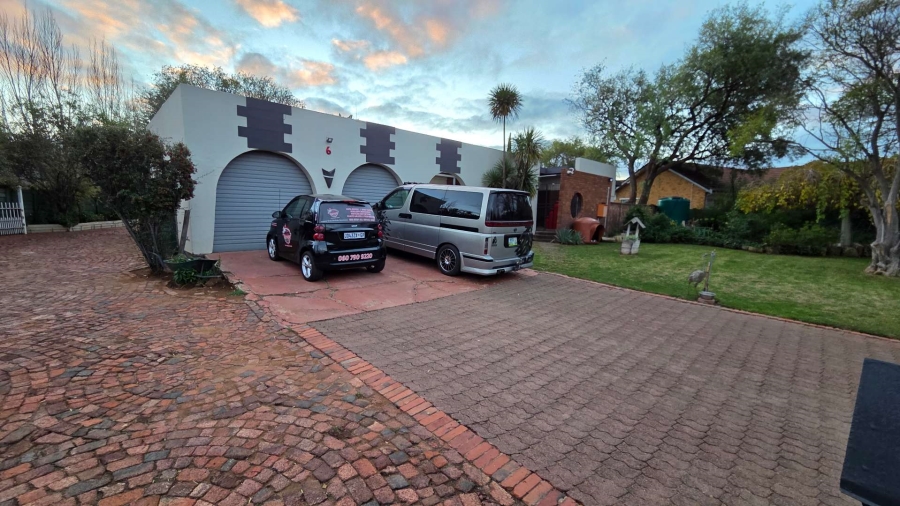5 Bedroom Property for Sale in Fichardt Park Free State